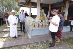 Pemkot Batu Bagikan Bingkisan Hari Raya Nyepi untuk Umat Hindu