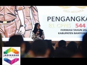 Serahkan 625 SK CPNS dan PPPK, Bupati Ipuk: Jadilah ASN yang Adaptif dan Inovatif