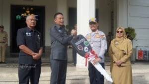 Bentuk Prestasi Atas Kinerja Transportasi Terbaik, Pemkot Malang Terima Bus Sekolah