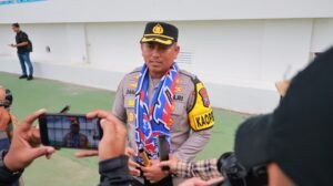 Pertandingan Perdana di Stadion Kanjuruhan Berjalan Tertib, Oknum Pelempar Bus Diburu