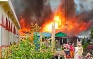 Musibah pagi Hari, Kebakaran Besar Hancurkan Pemukiman Warga Tanjab Barat