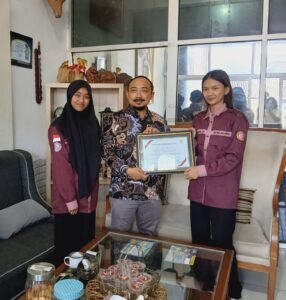 KHYI Berkolaborasi Dengan Mahasiswa Wisnuwardhana Lakukan Aksi Kemanusiaan