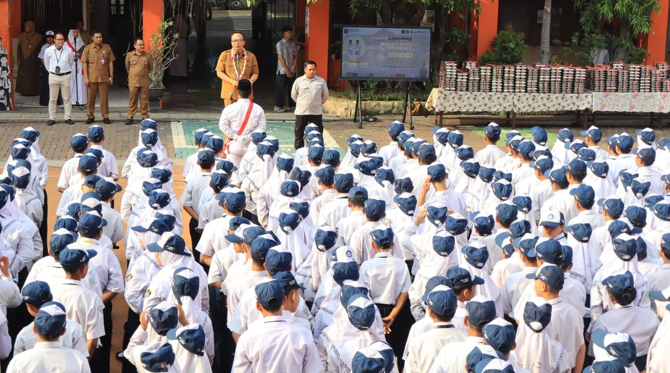Hari Pertama Program MBG di Gresik, Senyum 969 Siswa Warnai Peluncuran di SMPN 1