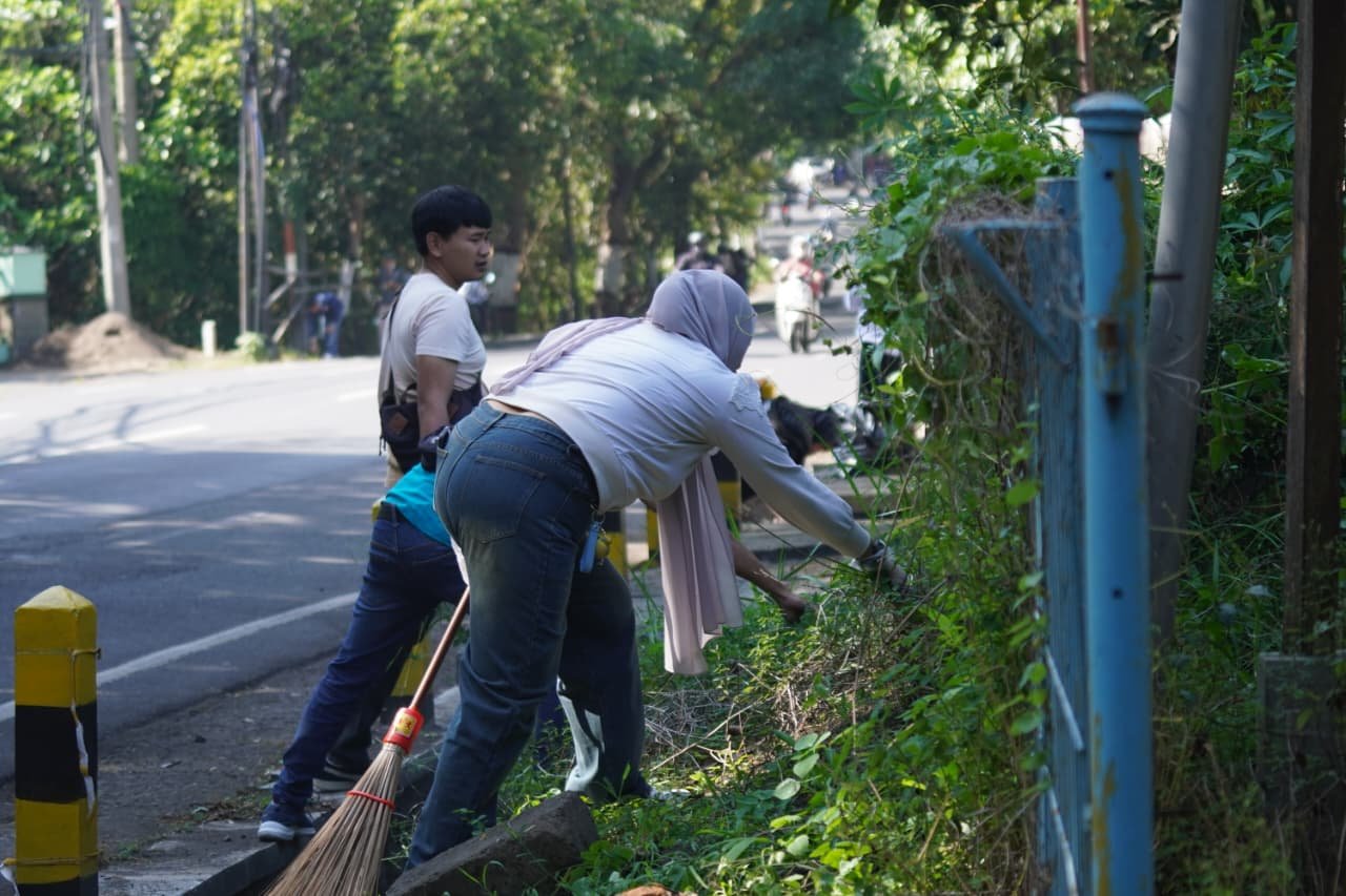 峇都市民齐心参与2025年世界清洁日 共创印尼清洁2029愿景
