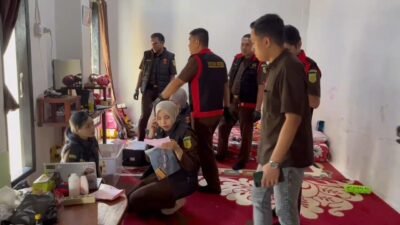 Kejari Sungai Penuh Geledah Dua Rumah Tersangka Kasus Korupsi Proyek PJU