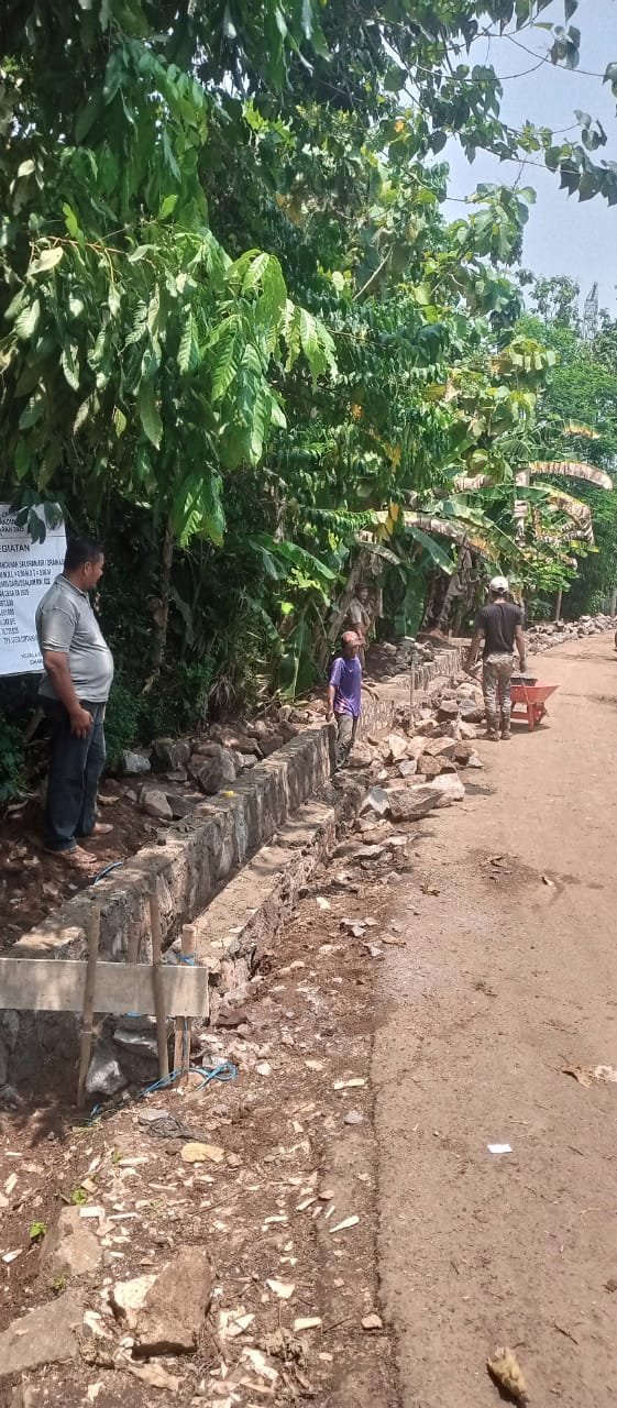 Dari Jalan hingga Selokan, Desa Ciptaharja Genjot Pembangunan