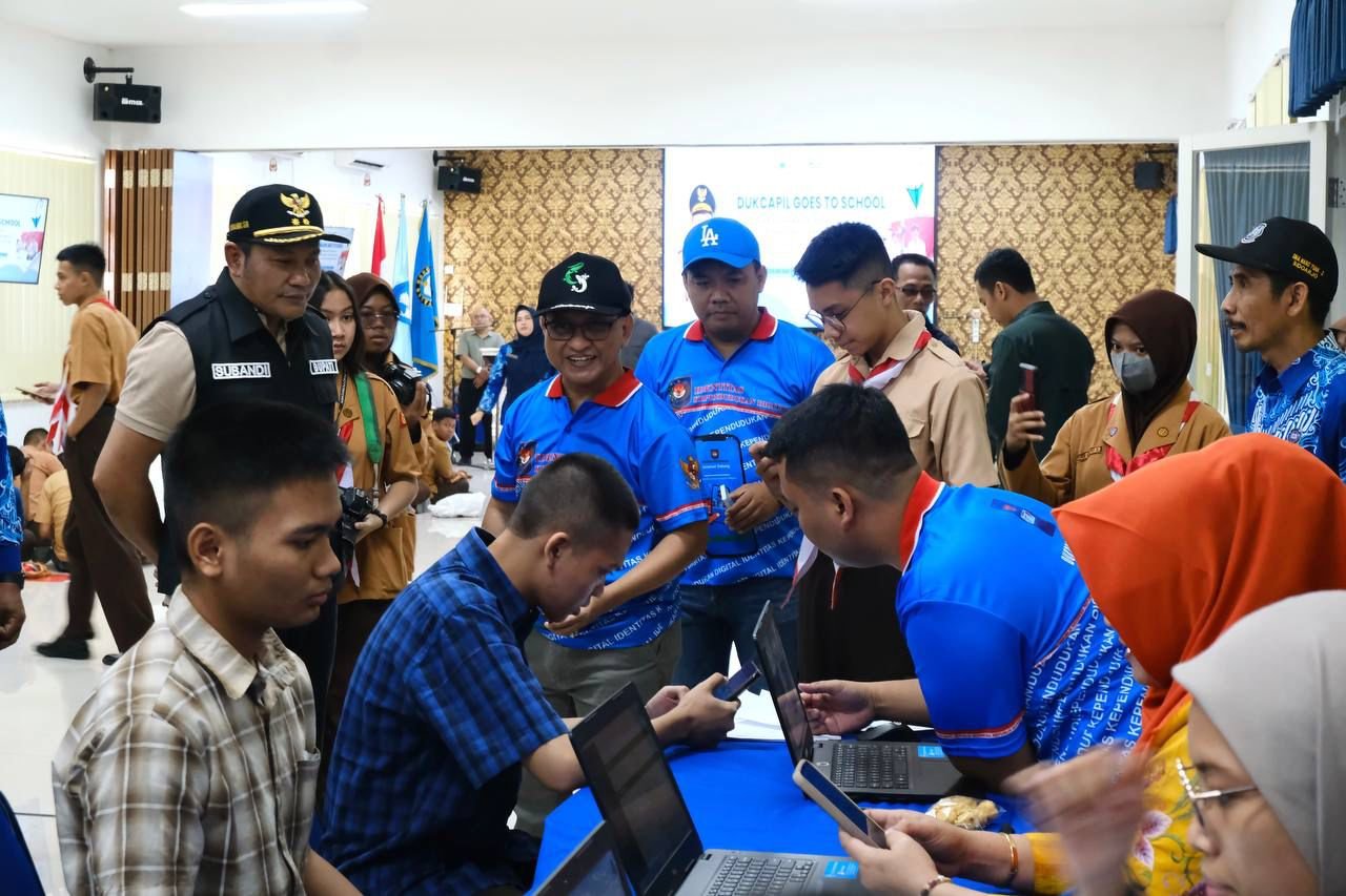 Cetak KTP Tak Lagi Ribet, Warga Sidoarjo Kini Bisa Pulang Bawa KTP di Hari yang Sama