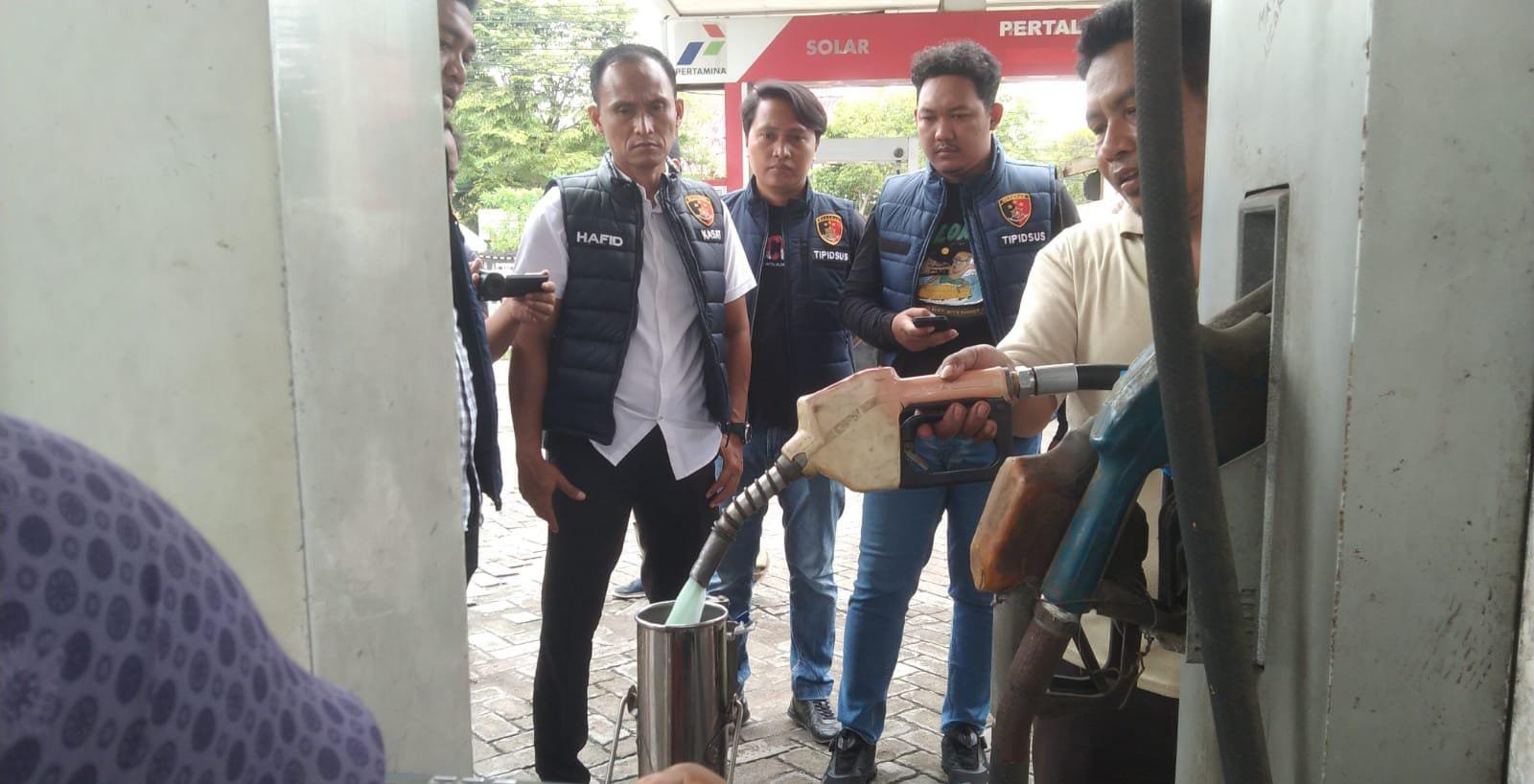 Diskopumdag Bersama Polres Bangkalan Lakukan Sidak ke SPBU, Pastikan Kualitas Bahan Bakar Aman