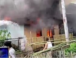 Empat Rumah Warga di Desa Pendung Hilir Ludes Dilalap Api, Kerugian Capai Rp1,5 Miliar