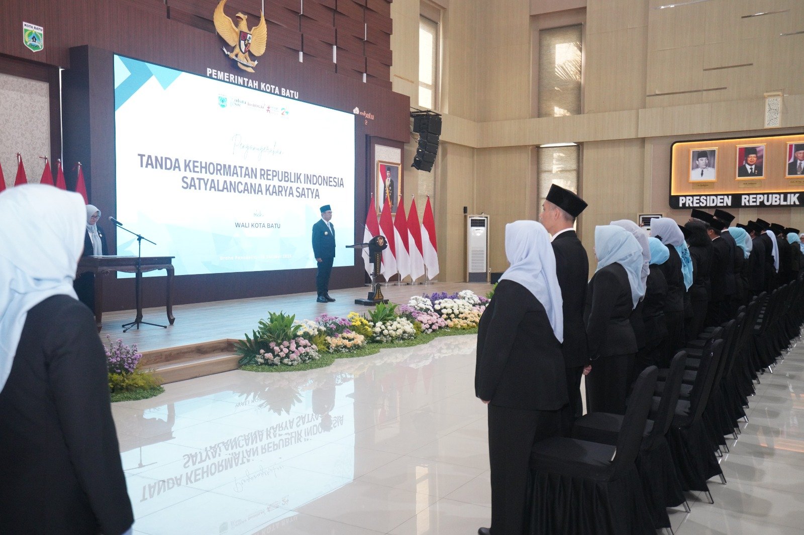 156 ASN Kota Batu Terima Penghargaan Satyalancana Karya Satya