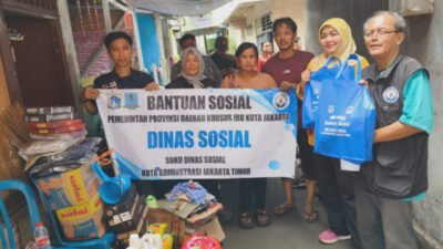 Sudinsos Jaktim, Berikan Bantuan Penyintas Kebakaran Utan Kayu Utara