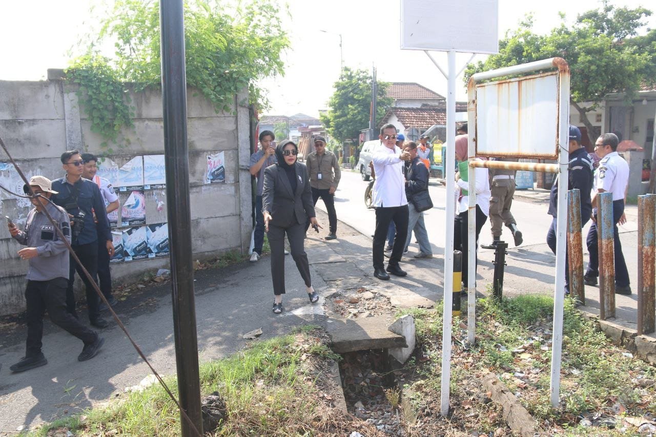 Pemkab Sidoarjo Perlebar Jalan di Perlintasan KA Desa Gelam untuk Atasi Kemacetan