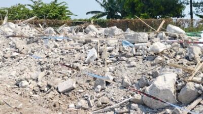 327 Truk Puing Reruntuhan Ponpes Al-Khoziny Diangkut ke TPA Jabon, Total 1.262 Ton Material 