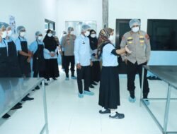 Pastikan Higienitas Program MBG, Itwasda Polda Jatim Lakukan Asistensi ke SPPG Polres Gresik