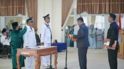Resmi Lantik Dua PAW Kades. "Fokus Pelayanan Demi Kemajuan Desa," Ucap Bupati Kerinci