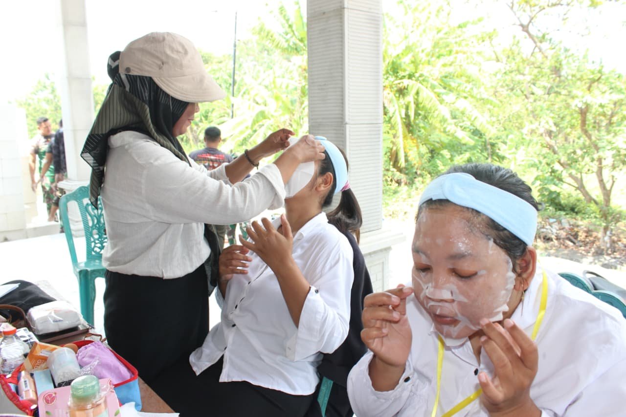 Pelatihan Tata Rias Warga Tulangan, Bukti TMMD Dorong Kemandirian dan Kreativitas Masyarakat Desa