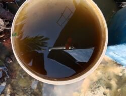 Proyek Sumur Bor Parit Dok RT 7 Diduga Tak Sesuai, Air Tampak Coklat dan Belum Layak Pakai