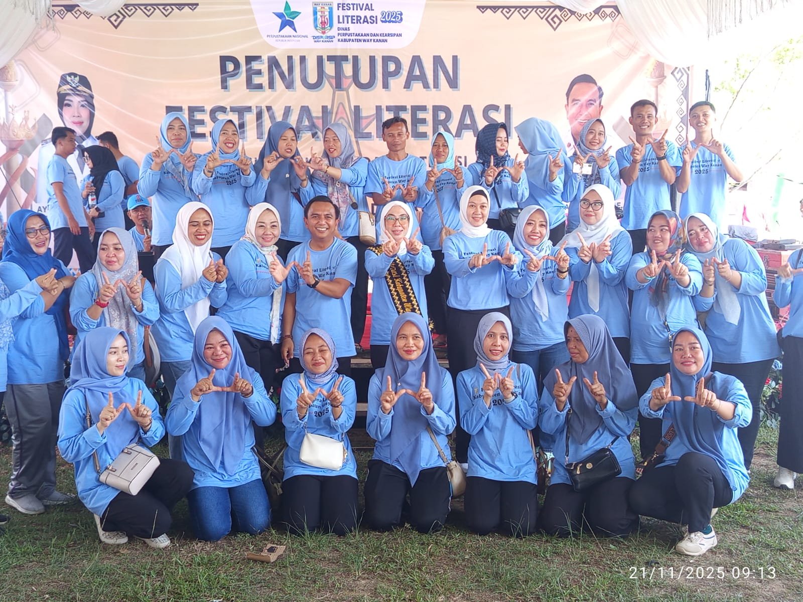 Bupati Ayu Asalasiyah Resmi Tutup Festival Literasi yang Digelar Dinas Perpustakaan dan Arsip Tahun 2025