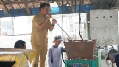 Bupati Bangkalan Tinjau Operasional Rumah Daur Ulang (RDU) Pengolahan Sampah