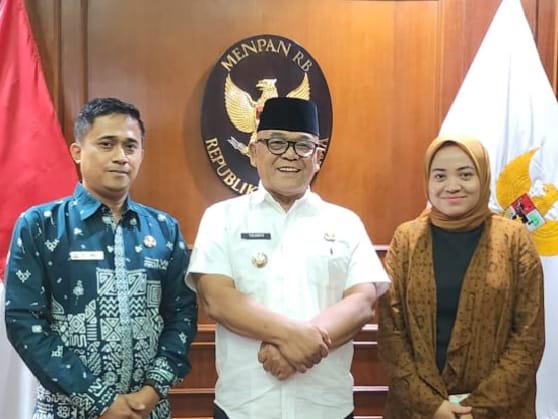 Perjuangkan Nasib 2.696 Honorer, Bupati Pasaman Barat Kembali Datangi Kemenpan RB