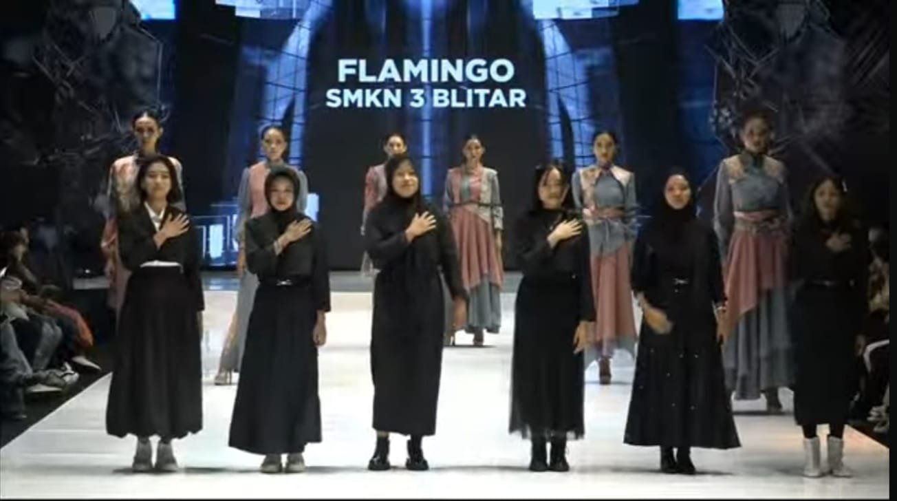 Bukan Sekadar Tampil, SMKN 3 Blitar Tegaskan Kelas Kreativitas di Malang Fashion Week 2025