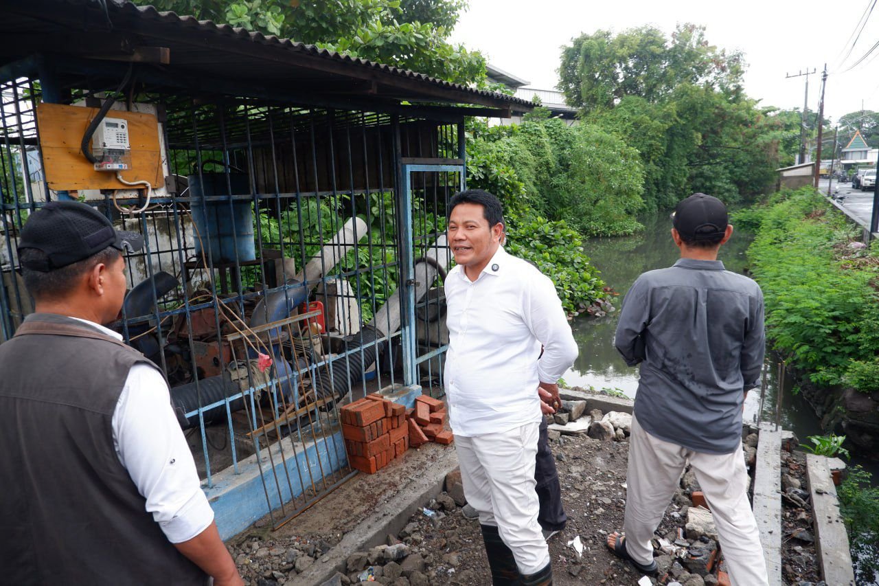 Bupati Subandi Sidak Wisma Tropodo, Temukan Pompa Usang dan Saluran Tertutup Bangunan