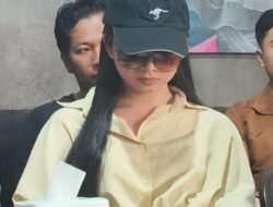 Dea alias Deni Sampaikan Klarifikasi Sambil Menangis