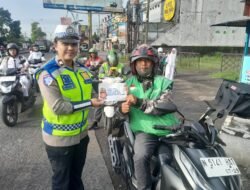 Satlantas Polres Malang Gencarkan Edukasi, Dalam Operasi Zebra Semeru 2025