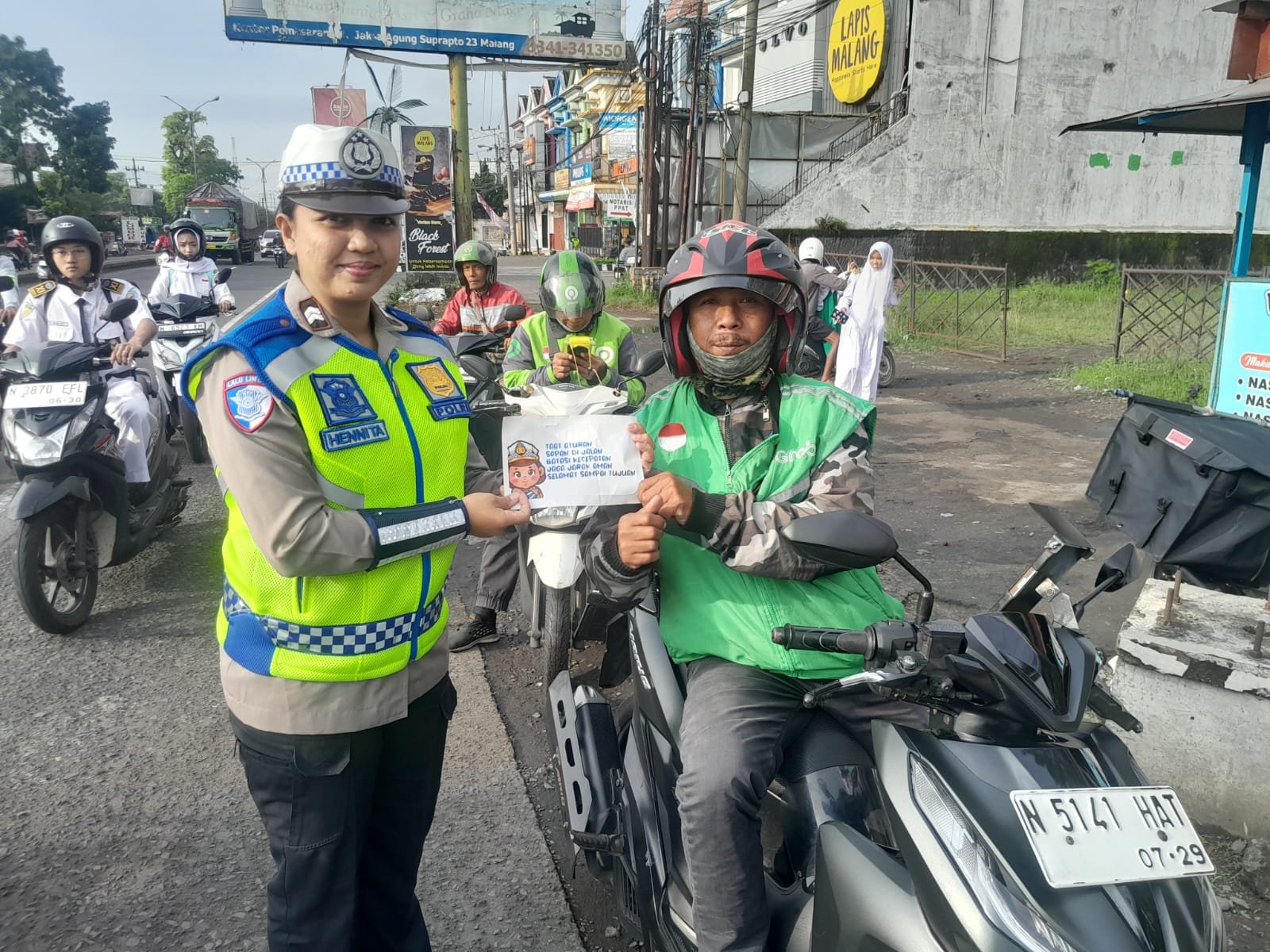 Satlantas Polres Malang Gencarkan Edukasi, Dalam Operasi Zebra Semeru 2025