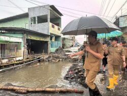 Bupati Subandi Sidak Lokasi Banjir di Perbatasan Tambak Sawah–Tambak Rejo, Kerahkan Pompa & Tegaskan Penertiban Bantaran Sungai