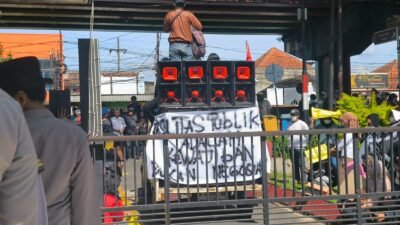 Aliansi Pro Publik Gelar Demo di Depan PN Malang, Desak Pembongkaran Tembok Pembatas Griyashanta