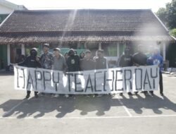 Peringatan Hari Guru Nasional 2025 di SMK NU Tulungagung Berlangsung Haru