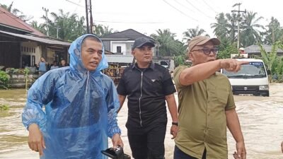 Tinjau Banjir, Bupati Yulianto Tetapkan Pasaman Barat Status Tanggap Darurat Bencana 7 Hari