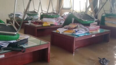 Dampak Banjir dan Longsor, Pemkab Pasaman Barat Tiadakan Tatap Muka: Siswa Kembali Belajar dari Rumah