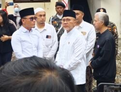 Menteri Koordinator Bidang Pangan, Zulkifli Hasan, melakukan kunjungan silaturahmi ke Pondok Pesantren Al Khoziny Sidoarjo