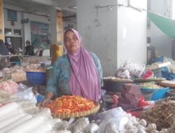 Pedagang Pasar Renteng Menolak Dipindah, Pol PP Diterjunkan untuk Penertiban