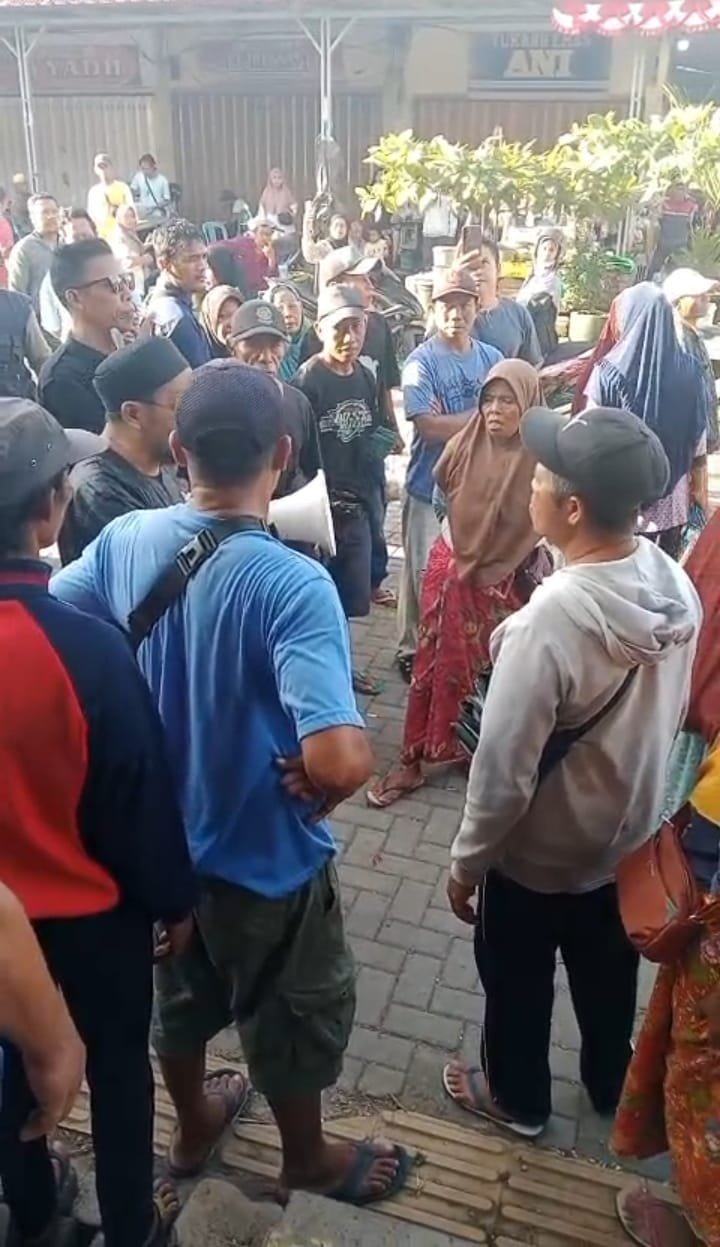 Pedagang Pasar Renteng Akan Demo Besar-besaran ke Kantor Bupati