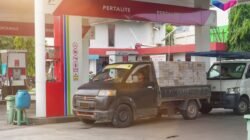 Masyarakat Mulai Ragu, SPBU Swasta di Surabaya Ramai Diserbu Pengendara