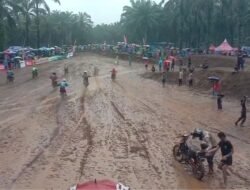 Kejuaraan Grasstrack Motocross Piala Kapolres Pasaman Barat 2025 Sukses Digelar