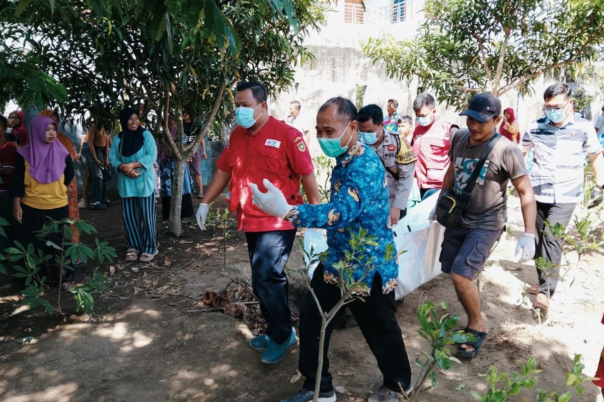 SOPIR ASAL WONOSOBO DITEMUKAN TEWAS TERGANTUNG DI GAZEBO KEBUN MILIK WARGA PURWOREJO