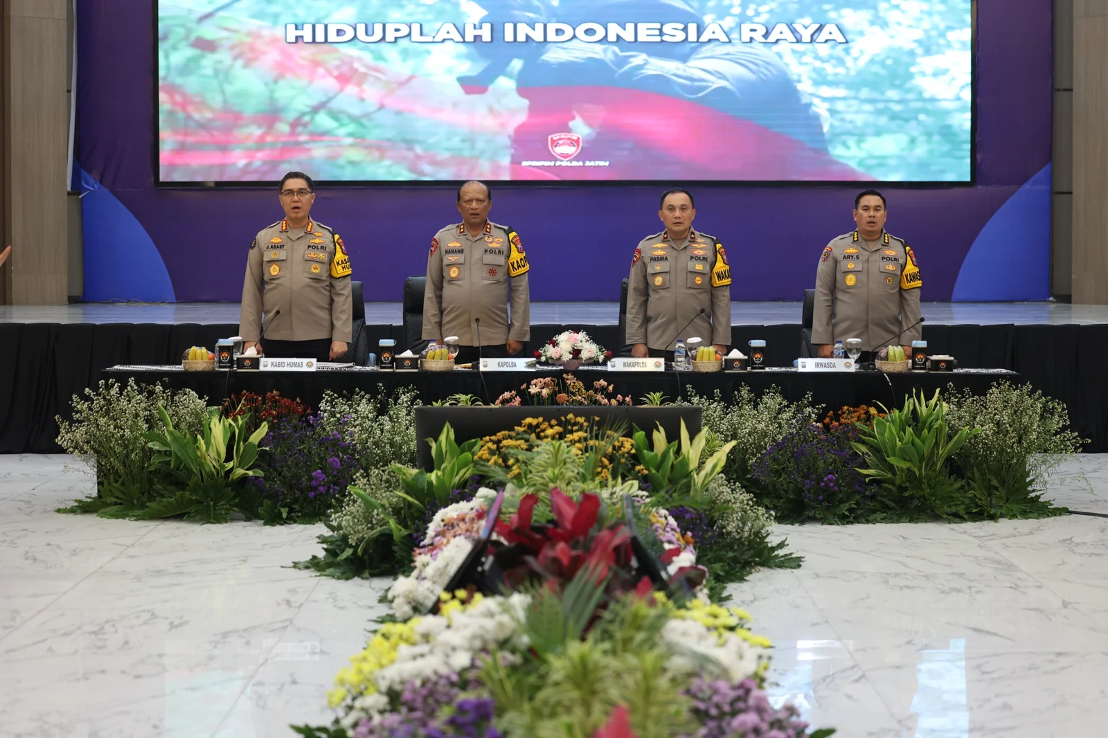 Polda Jatim Pastikan Kamtibmas Kondusif hingga Akhir 2025, Kapolda Tekankan Sinergi dan Empati Sosial