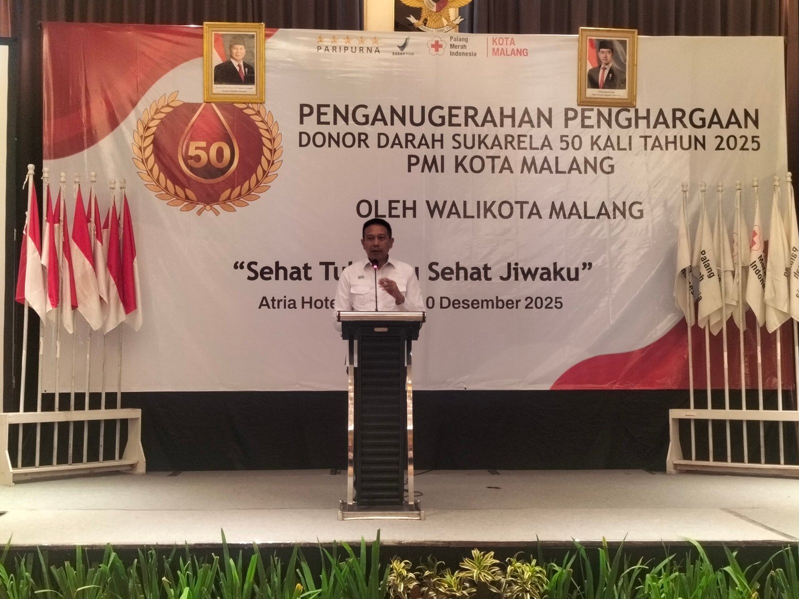 PMI Kota Malang Anugerahkan Penghargaan Pendonor 50 Kali
