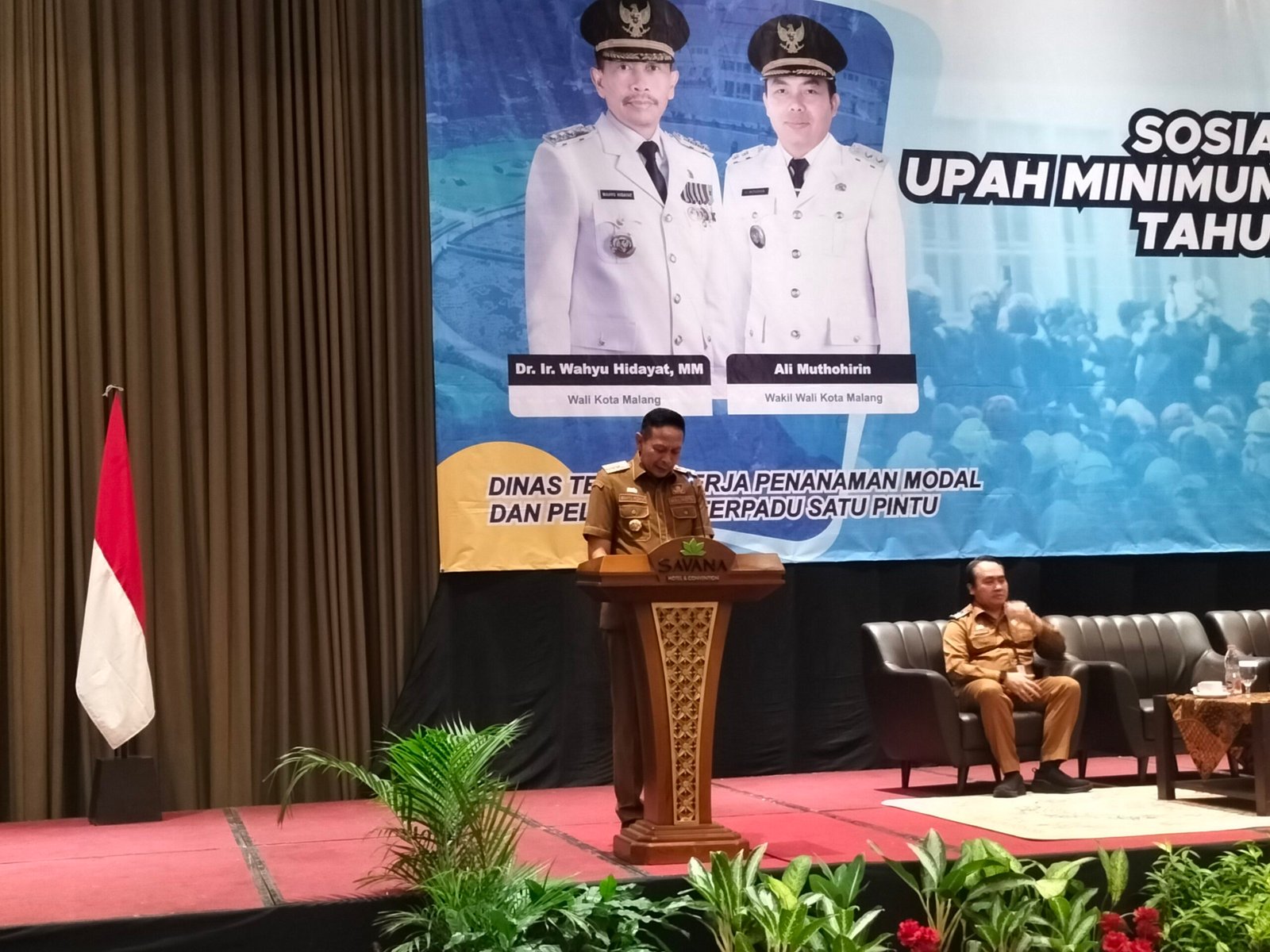 Wali Kota Wahyu Hidayat Sahkan Kenaikan UMK Malang 2026 Menjadi Rp3,7 Juta