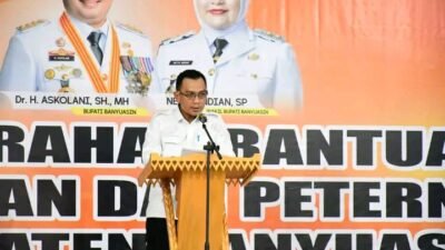Dorong Kemandirian Warga, Pemkab Banyuasin Serahkan Bantuan Perkebunan dan Peternakan