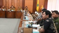 Alun-Alun Sidoarjo Molor, Bupati Subandi Beri Peringatan Keras Kontraktor