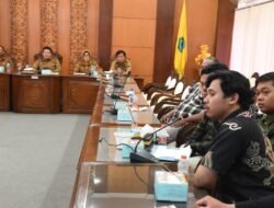 Alun-Alun Sidoarjo Molor, Bupati Subandi Beri Peringatan Keras Kontraktor