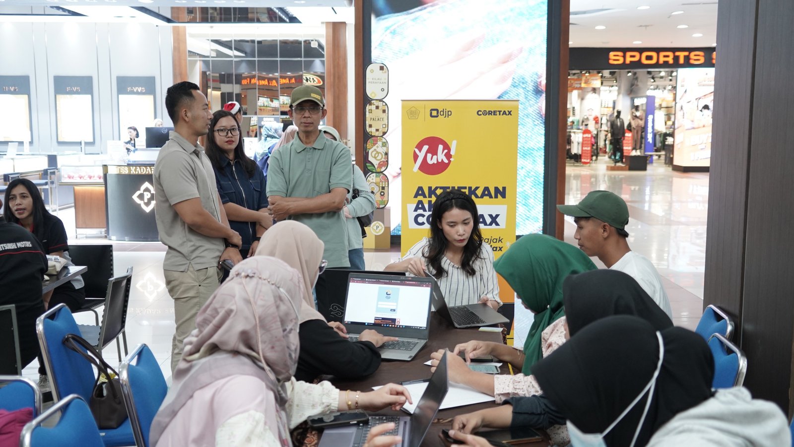 Jemput Bola Akselerasi Coretax di Hari Libur, Kanwil DJP Jawa Timur II Gelar Pojok Pajak Serentak di 15 Titik Keramaian