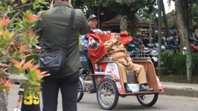 Bupati Malang Salurkan 200 Becak Listrik untuk Pembecak Lansia