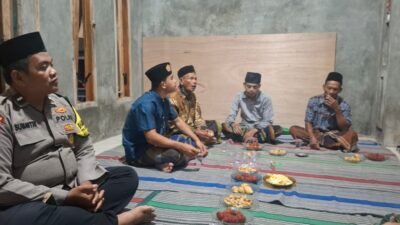 Bhabinkamtibmas Sidomukti Sobo Kampung Lewat Tahlil Malam Jumat, Warga Diimbau Waspadai Penipuan Online