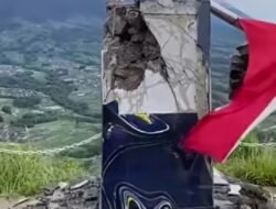 KONDISI TERKINI PUNCAK GUNUNG ANDONG MAGELANG SETELAH TERSEMBAR PETIR,PENDAKIAN RESMI DITUTUP